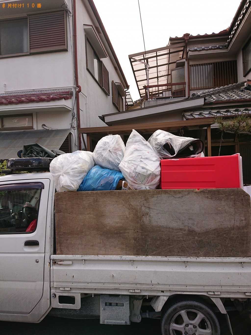 【堺市東区】椅子、テーブル、学習机、雑誌等の回収・処分ご依頼