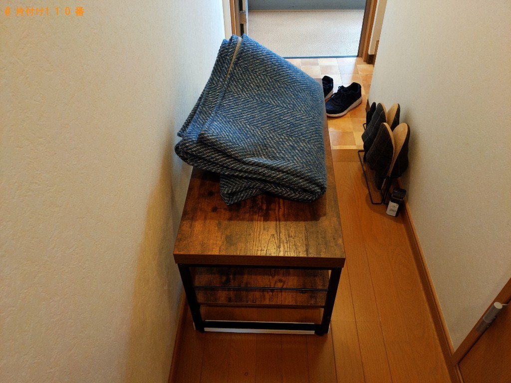 【寝屋川市】遺品整理に伴いカーペット、ガラステーブル、二人用ソファーの回収
