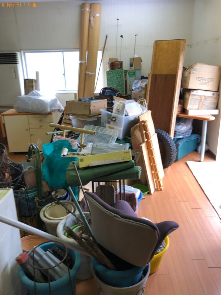 【大阪狭山市】折り畳みテーブル、椅子、バケツ等の回収・処分
