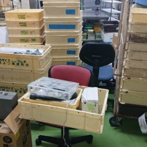 【高槻市栄町】椅子、プラスチックケース、小型家電等の回収・処分