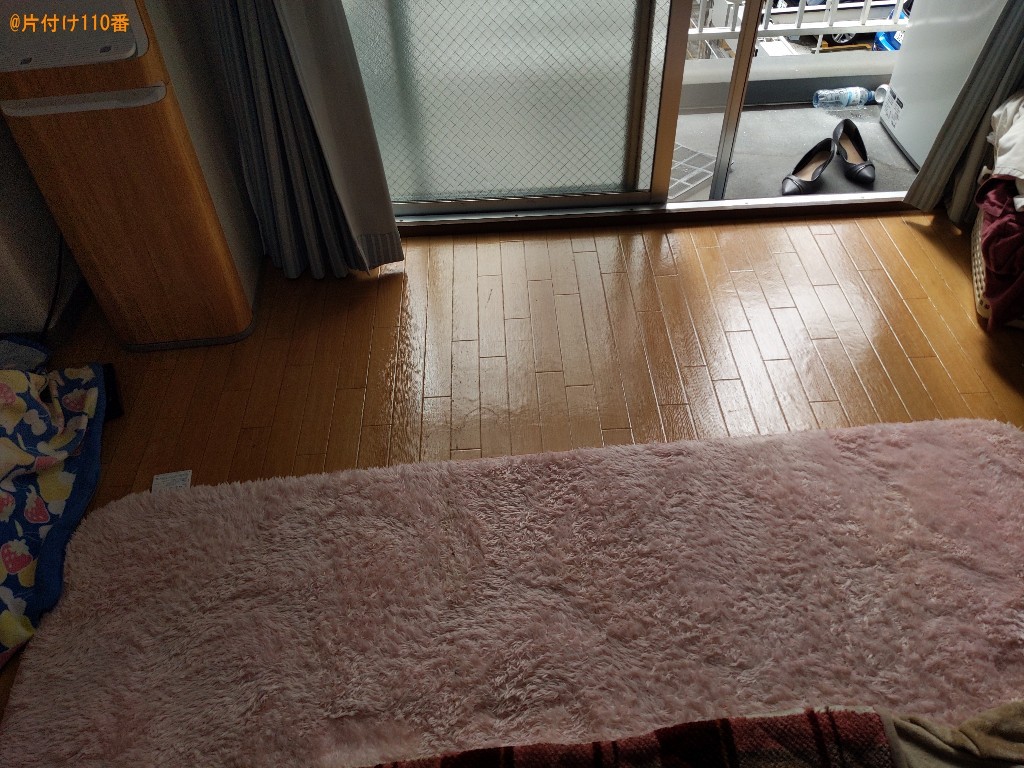【東大阪市岩田町】二人用ダイニングテーブル、ソファーの回収・処分