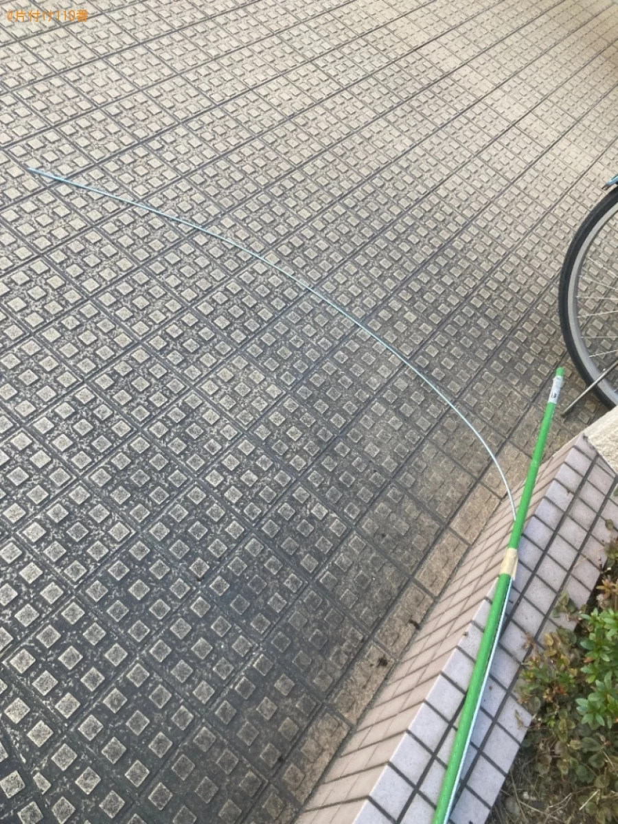 【大阪市浪速区】上下移動式の駐車場の隙間に落ちた指輪の取り出し